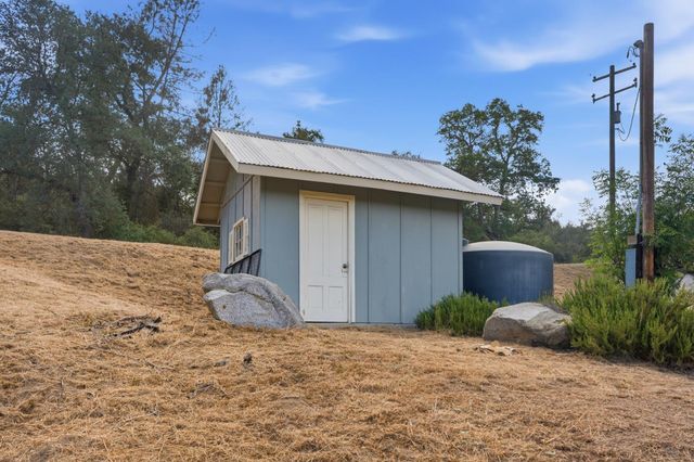 33515 River Knolls Lane, Coarsegold, CA 93614