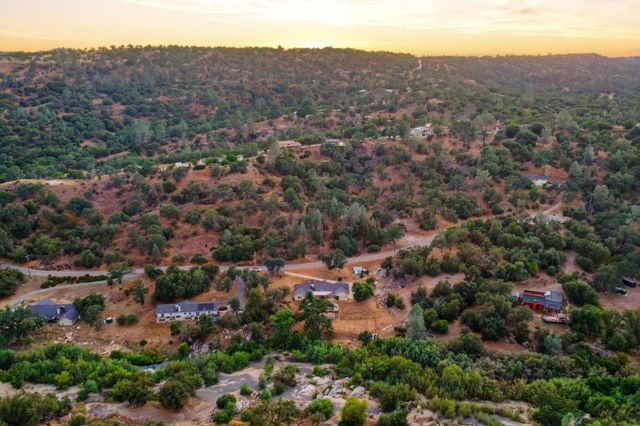 33515 River Knolls Lane, Coarsegold, CA 93614