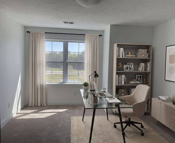 68 Oliver Pond Circle 55, Franklin, MA 02038
