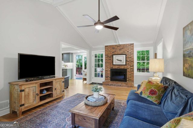135 Beechwood Trail, Roswell, GA 30075