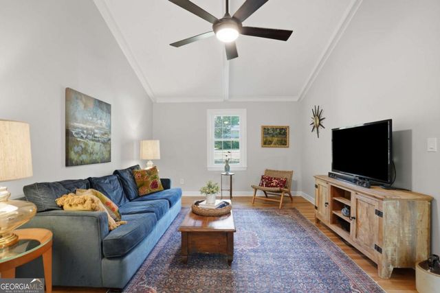 135 Beechwood Trail, Roswell, GA 30075