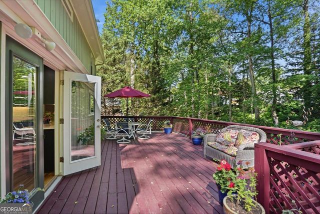 135 Beechwood Trail, Roswell, GA 30075