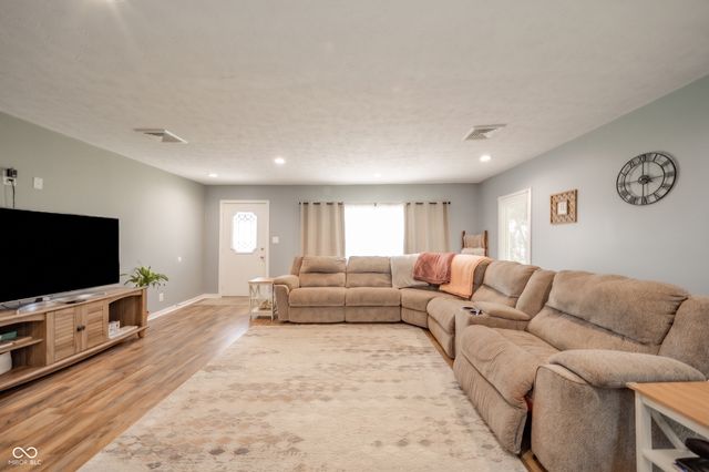 2513 W 300 S, Shelbyville, IN 46176