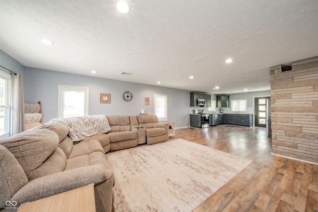 2513 W 300 S, Shelbyville, IN 46176