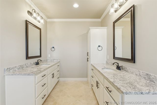 114 W 165th Street S, Glenpool, OK 74033