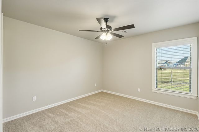 114 W 165th Street S, Glenpool, OK 74033