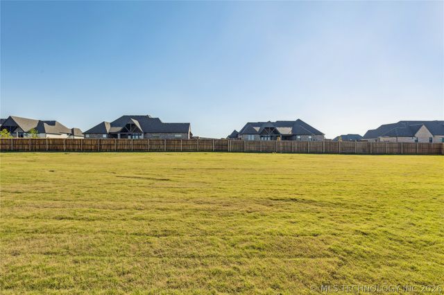 114 W 165th Street S, Glenpool, OK 74033