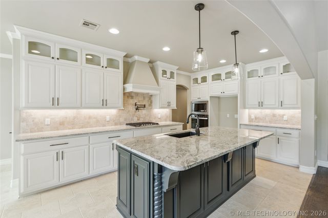 114 W 165th Street S, Glenpool, OK 74033