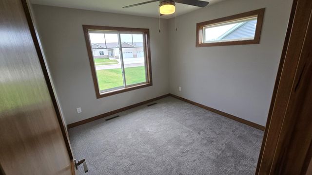1309 18th Street NE, Austin, MN 55912