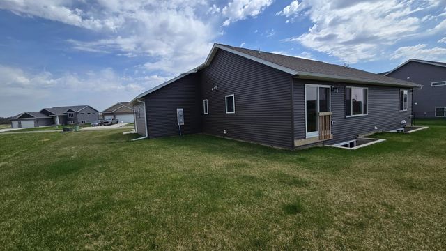 1309 18th Street NE, Austin, MN 55912