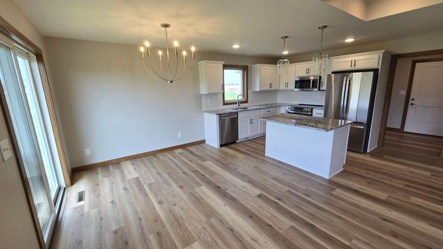 1309 18th Street NE, Austin, MN 55912