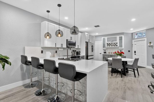 4275 SW 10th Court, Deerfield Beach, FL 33442