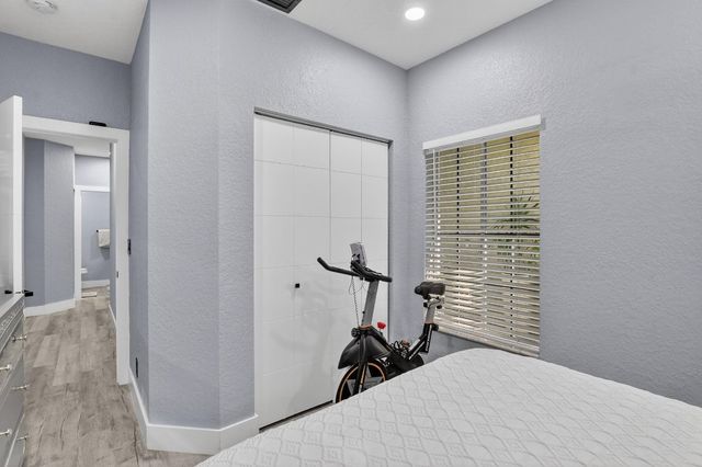 4275 SW 10th Court, Deerfield Beach, FL 33442