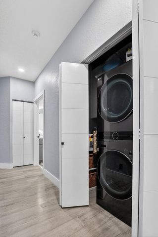 4275 SW 10th Court, Deerfield Beach, FL 33442