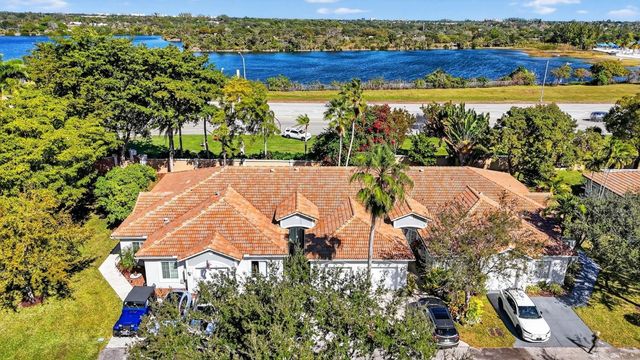 4275 SW 10th Court, Deerfield Beach, FL 33442