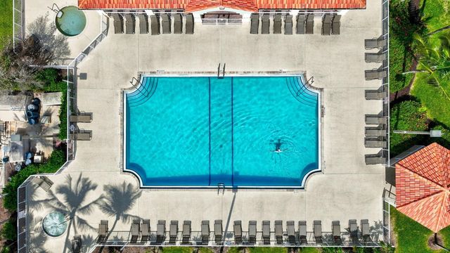 4275 SW 10th Court, Deerfield Beach, FL 33442