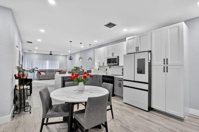 4275 SW 10th Court, Deerfield Beach, FL 33442