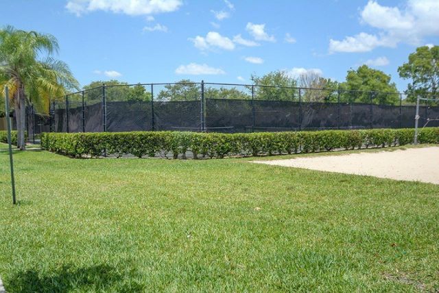 4275 SW 10th Court, Deerfield Beach, FL 33442