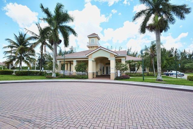 4275 SW 10th Court, Deerfield Beach, FL 33442