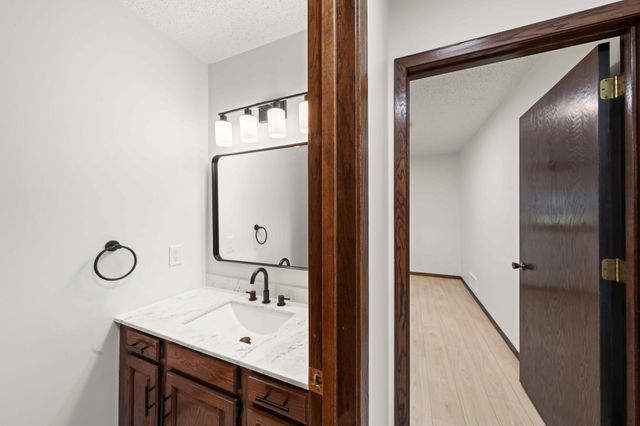 8233 Nevada Circle, Bloomington, MN 55438