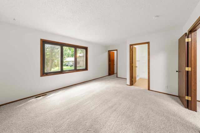 8233 Nevada Circle, Bloomington, MN 55438