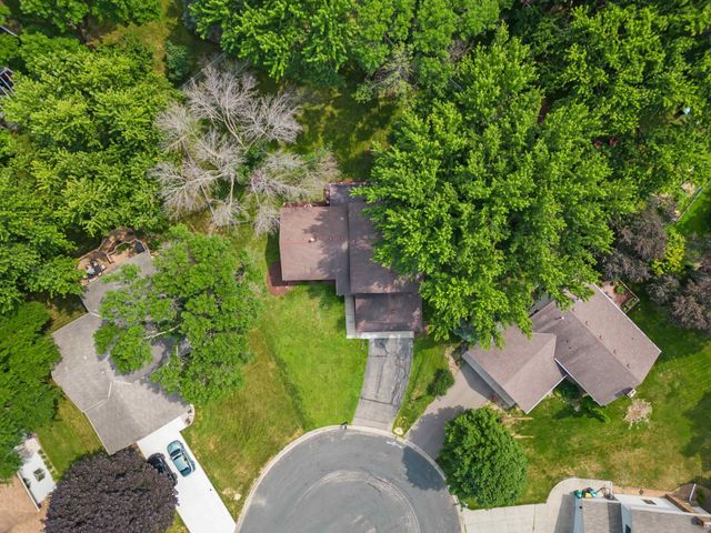 8233 Nevada Circle, Bloomington, MN 55438