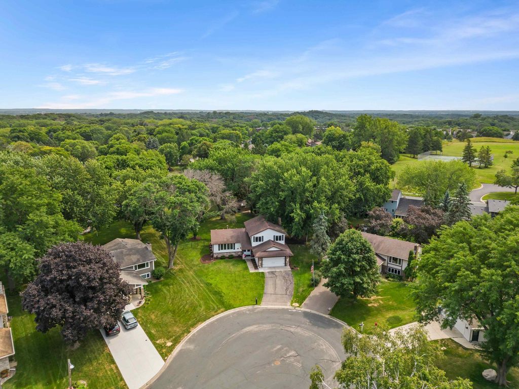 8233 Nevada Circle, Bloomington, MN 55438 — photo 2