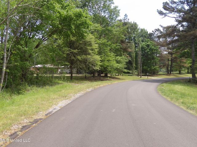 4271 Laws Hill Road, Waterford, MS 38685