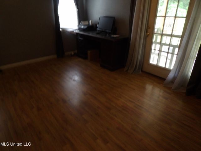 4271 Laws Hill Road, Waterford, MS 38685
