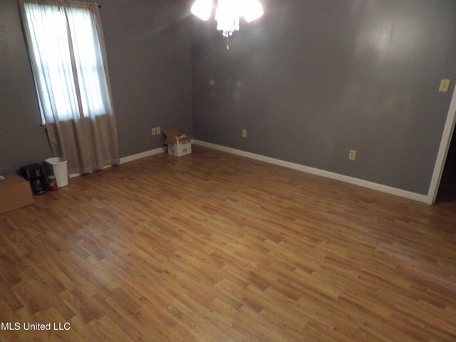 4271 Laws Hill Road, Waterford, MS 38685