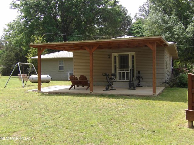 4271 Laws Hill Road, Waterford, MS 38685