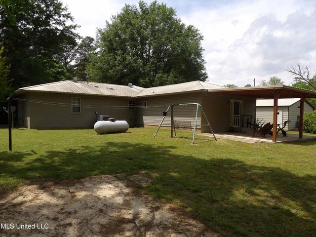 4271 Laws Hill Road, Waterford, MS 38685