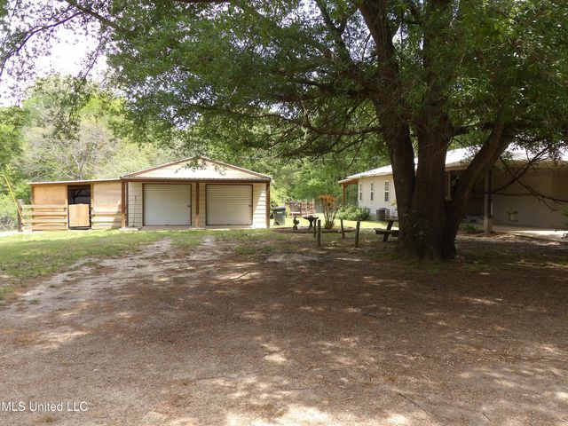 4271 Laws Hill Road, Waterford, MS 38685