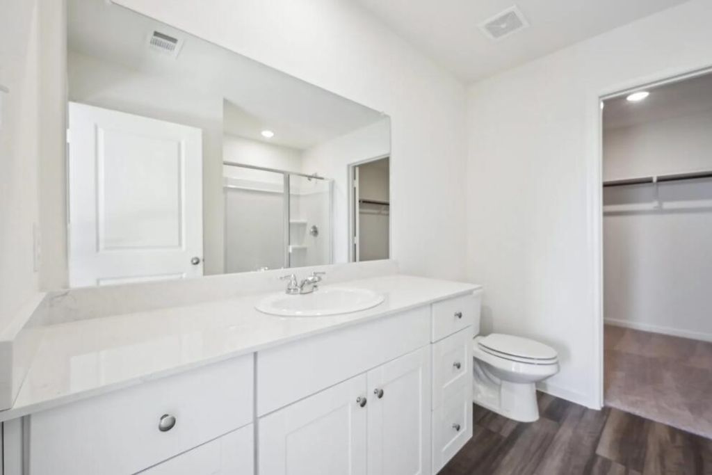 Image 9 of property listing at 5309 Cottage Landing Drive, Summerville, SC 29485