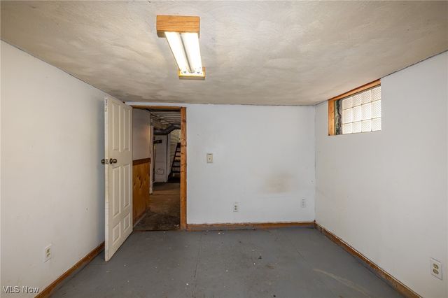 5219 W 54th Street, Parma, OH 44134