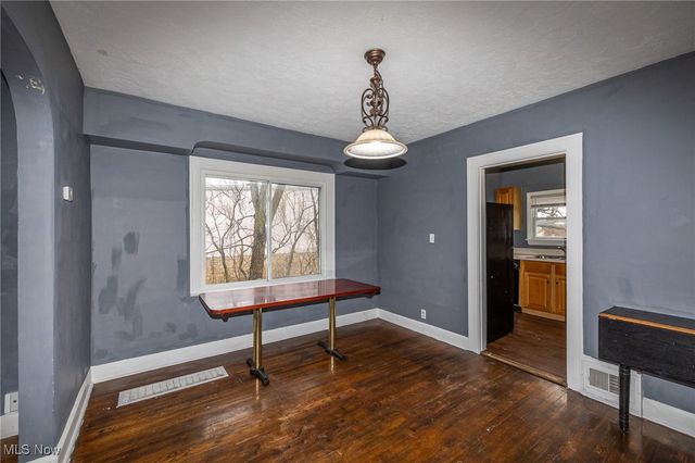 5219 W 54th Street, Parma, OH 44134