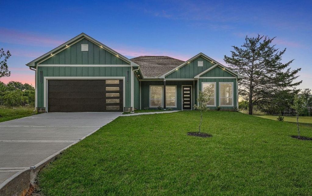 70 N Pine Harbour Drive, Coldspring, TX 77331
