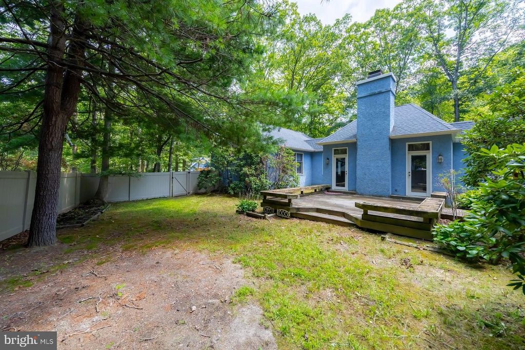 1 CASTLE RD, Shamong, NJ 08088