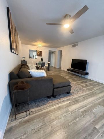 6190 Woodlands Boulevard 107, Tamarac, FL 33319