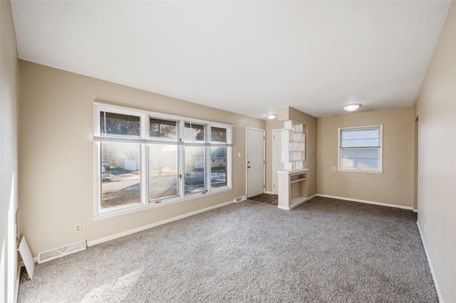 1829 Pearl Drive, West Des Moines, IA 50265