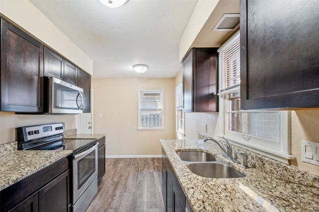 1829 Pearl Drive, West Des Moines, IA 50265