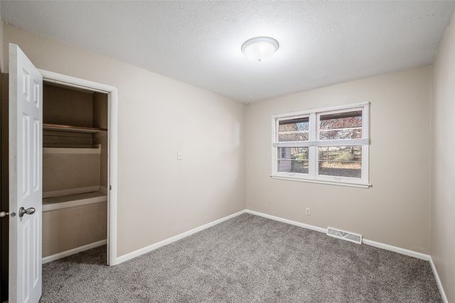 1829 Pearl Drive, West Des Moines, IA 50265