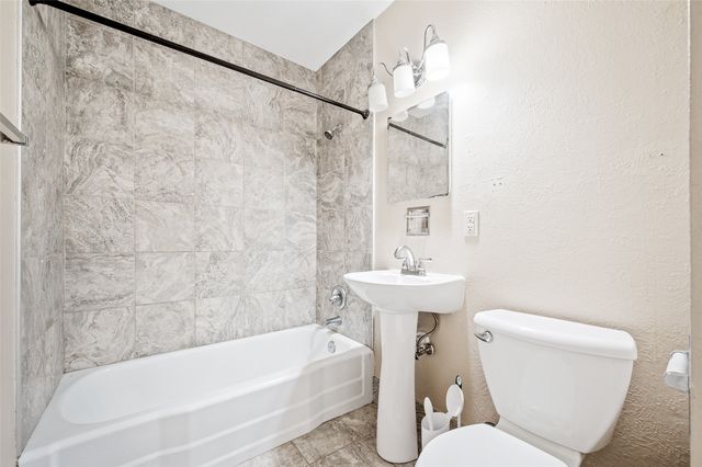 1829 Pearl Drive, West Des Moines, IA 50265