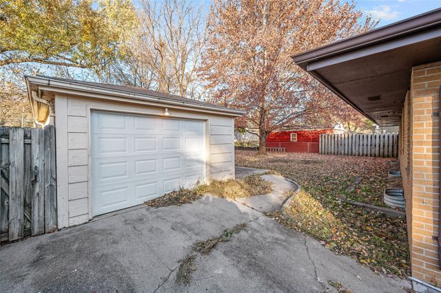 1829 Pearl Drive, West Des Moines, IA 50265