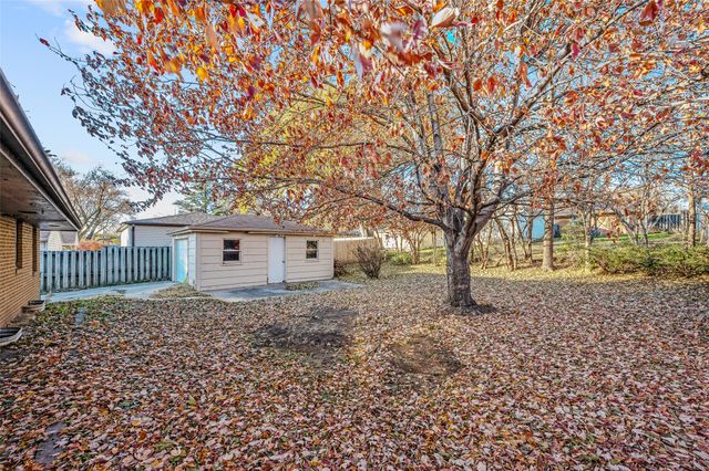 1829 Pearl Drive, West Des Moines, IA 50265