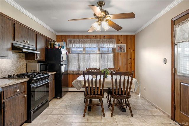 299 37 Street, Lindenhurst, NY 11757