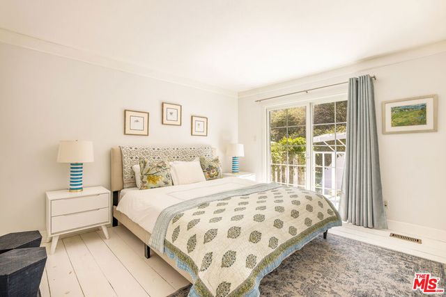 1647 N Beverly Glen Boulevard, Los Angeles, CA 90077