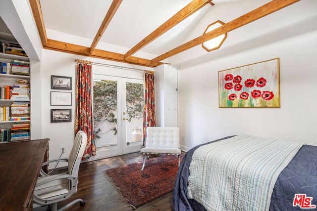 1647 N Beverly Glen Boulevard, Los Angeles, CA 90077