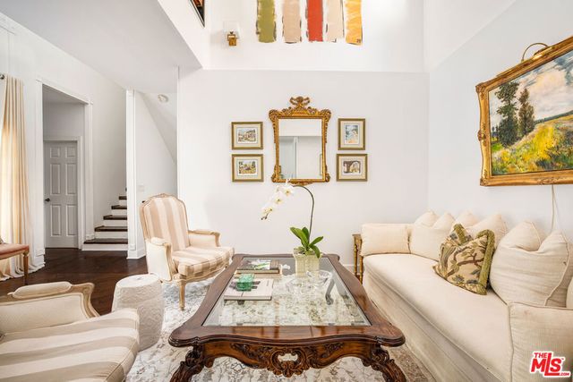 1647 N Beverly Glen Boulevard, Los Angeles, CA 90077