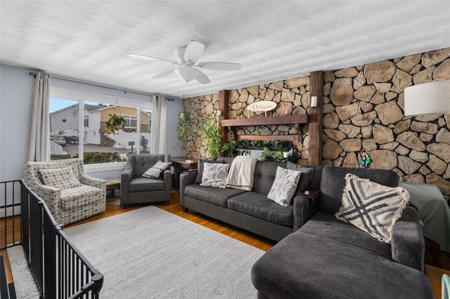 20 John Street, North Providence, RI 02904